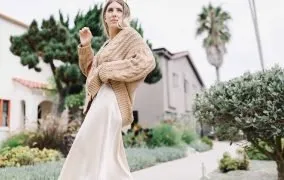 چگونه دامن ساتن را استایل کنیم؟