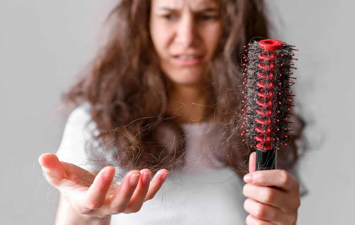 مضرات اسکراب پوست سر چیست؟