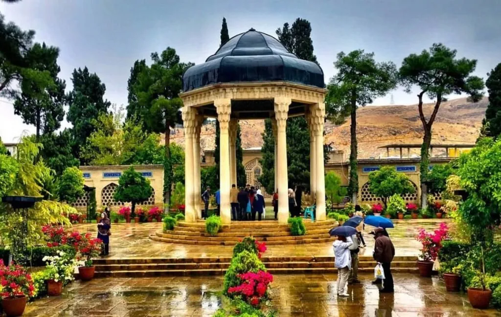 آرامگاه حافظ