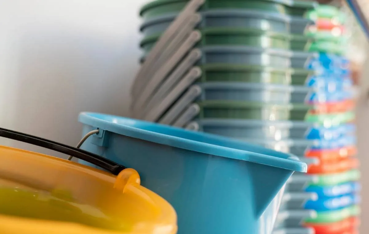 انواع سطل در لیست سرویس پلاستیک جهیزیه عروس