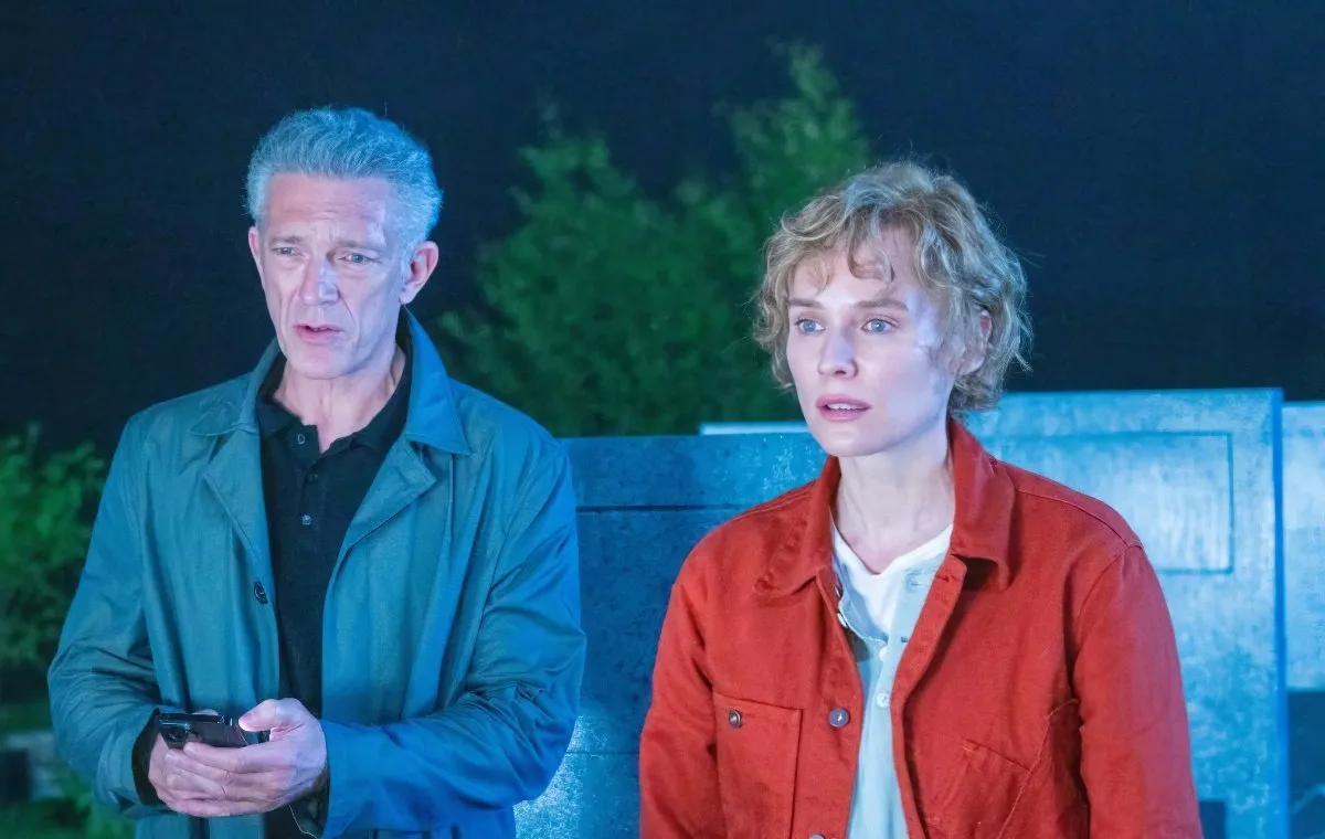 نقدهای فیلم کفن‌ها