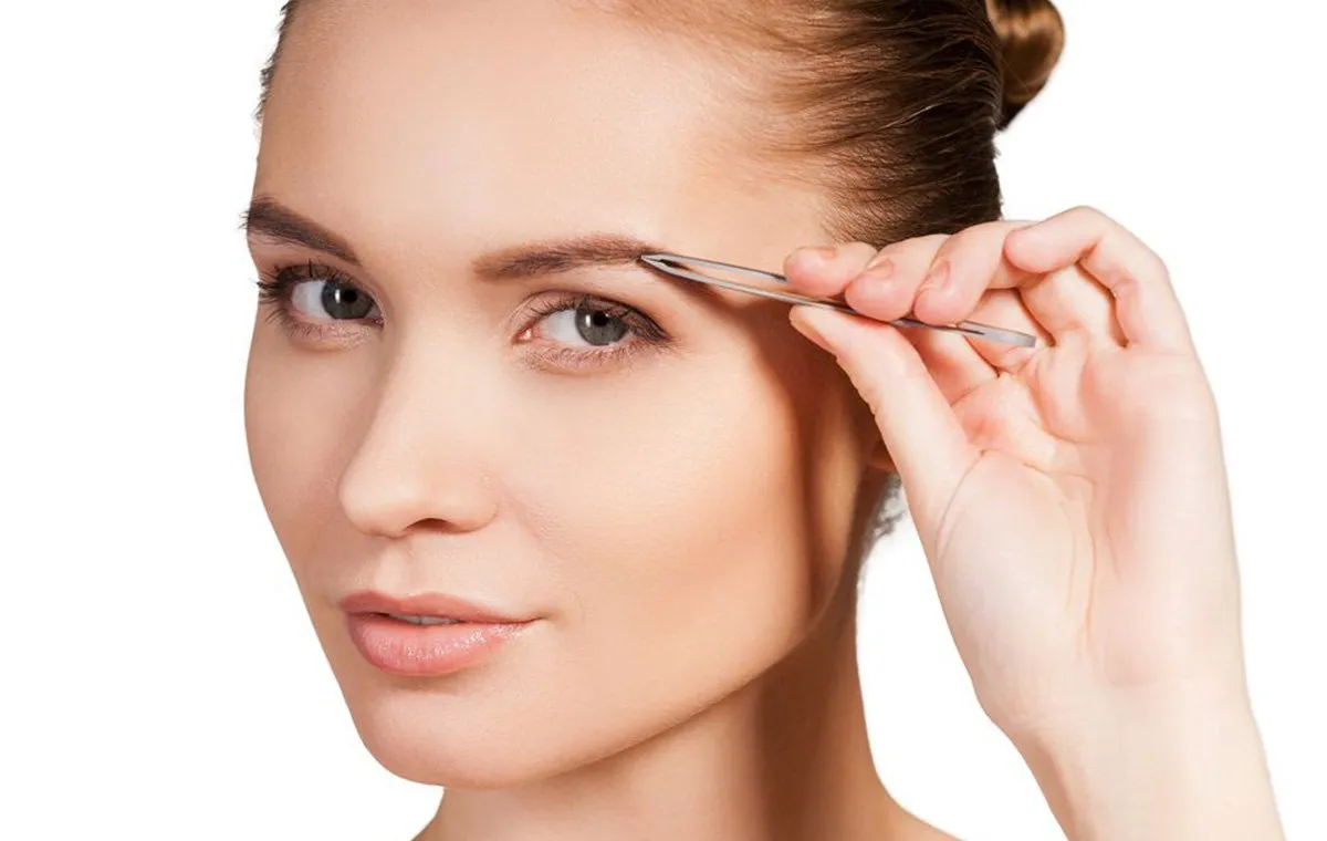 اصلاح ابرو با موچین