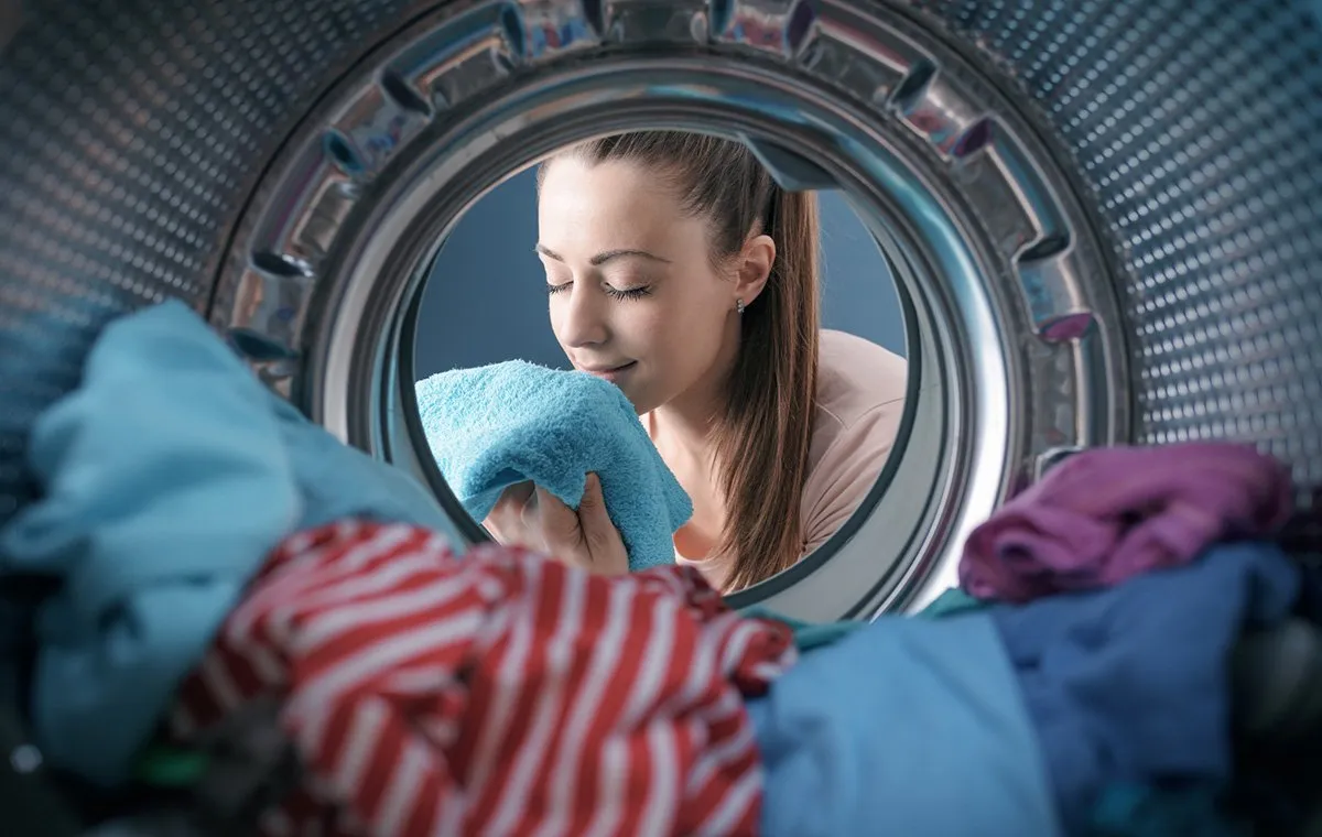 مراقبت از لباس‌ها برای کمک به خوشبو شدن بدن