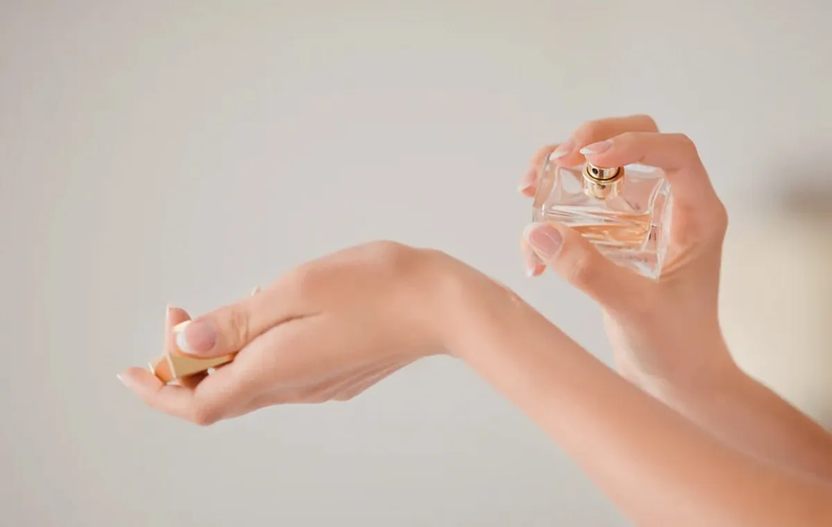 توجه به روش درست عطر زدن برای خوشبو شدن بدن