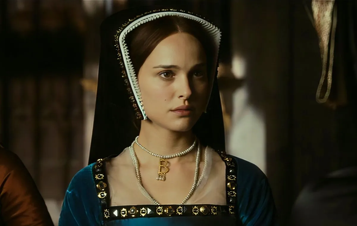 گردنبند بی در «دختر دیگر بولین»