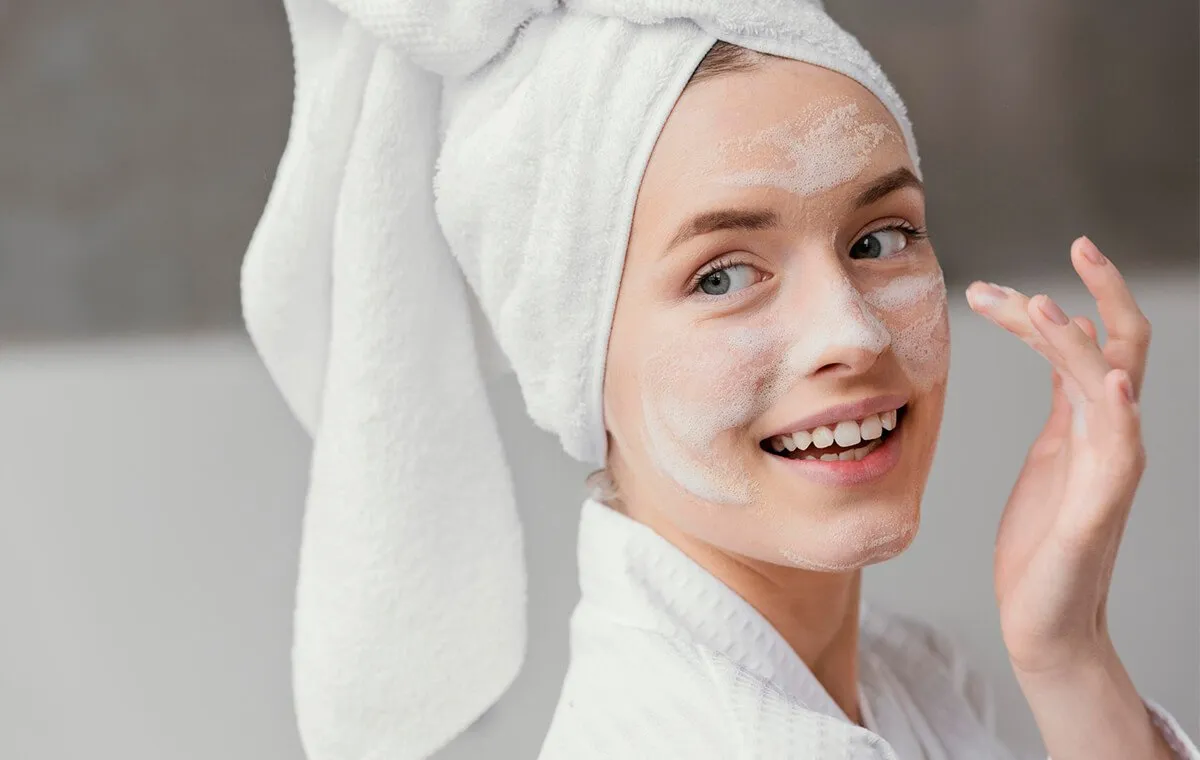 پاکسازی صورت برای از بین بردن جوش زیر پوستی