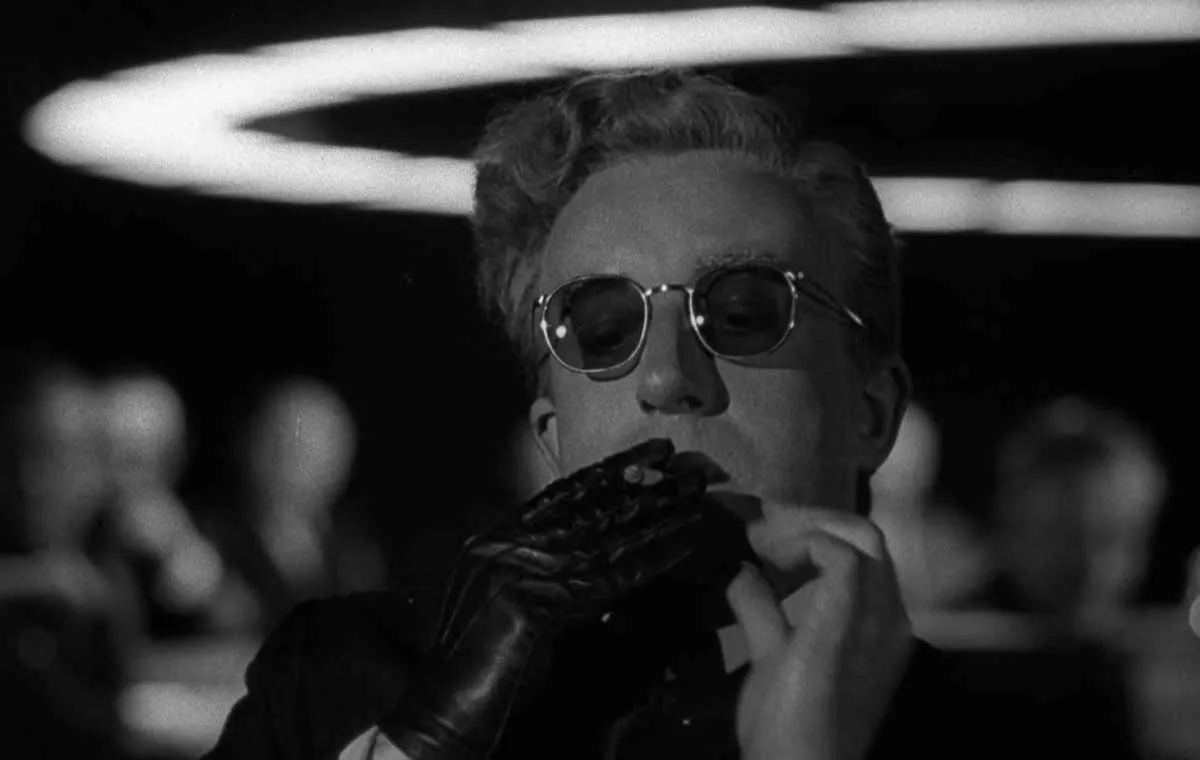 دکتر استرنج لاو