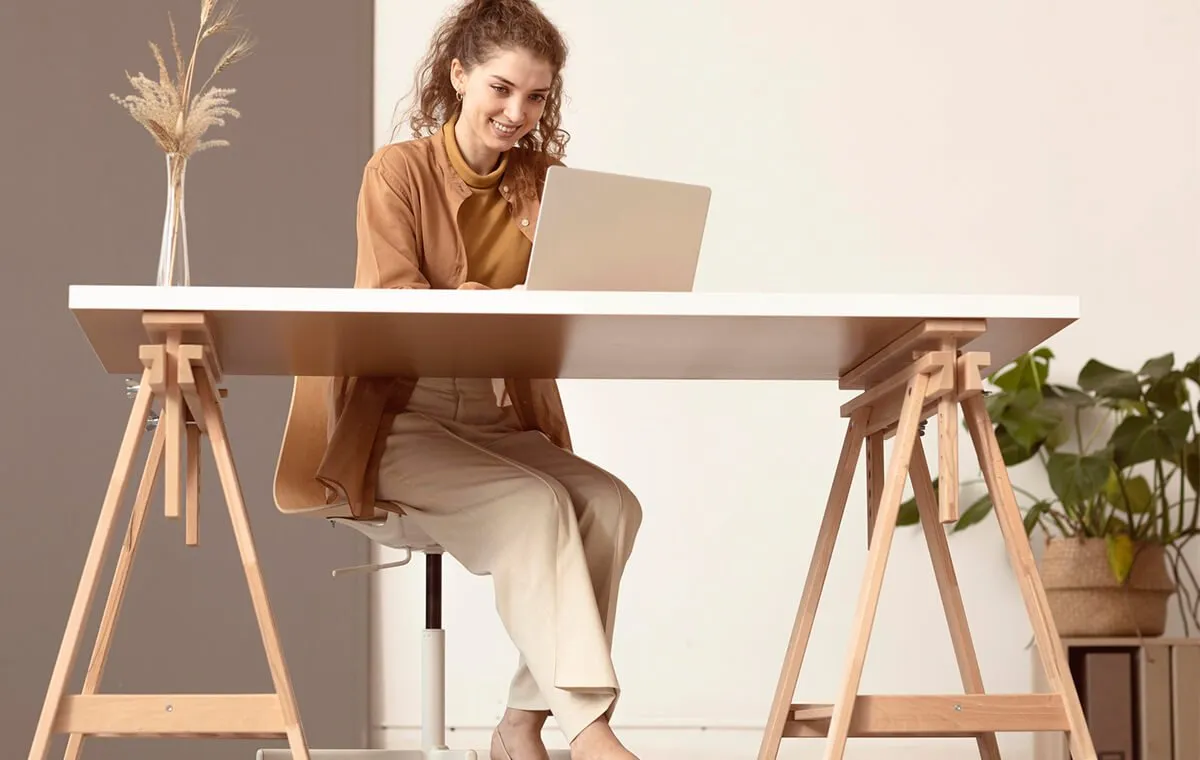 چگونه به درستی روی صندلی بنشینیم؟