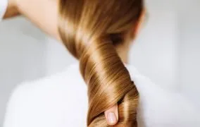 ماندگاری براق کننده مو