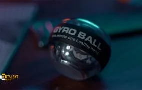 توپ ورزشی ژیروبال