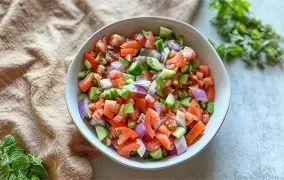 طرز تهیه سالاد شیرازی اصیل