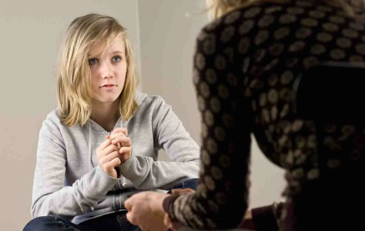 نشانه‌هایی که کودک شما باید به یک درمانگر مراجعه کند