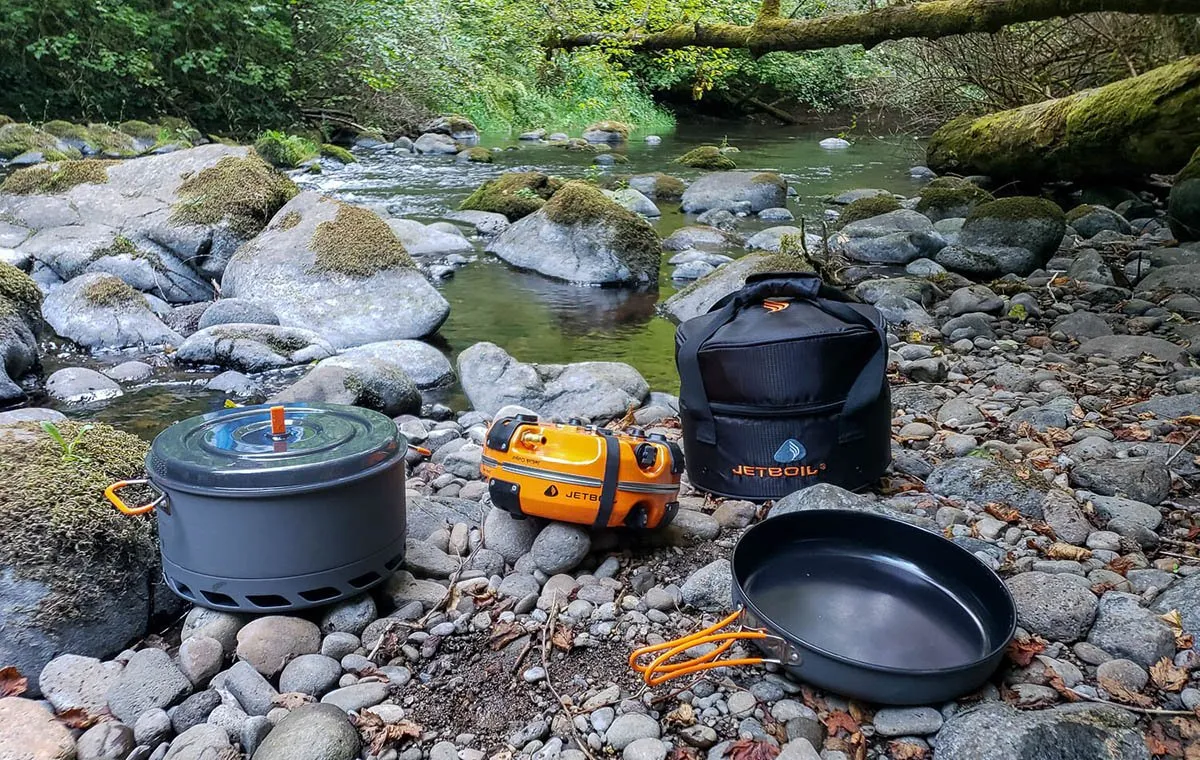 تعداد ظروف مورد نیاز آشپزی در کمپینگ