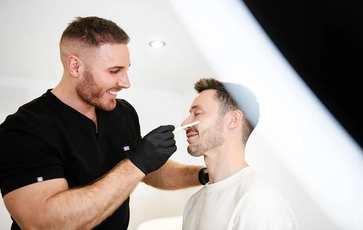 کانتورینگ صورت چیست؟