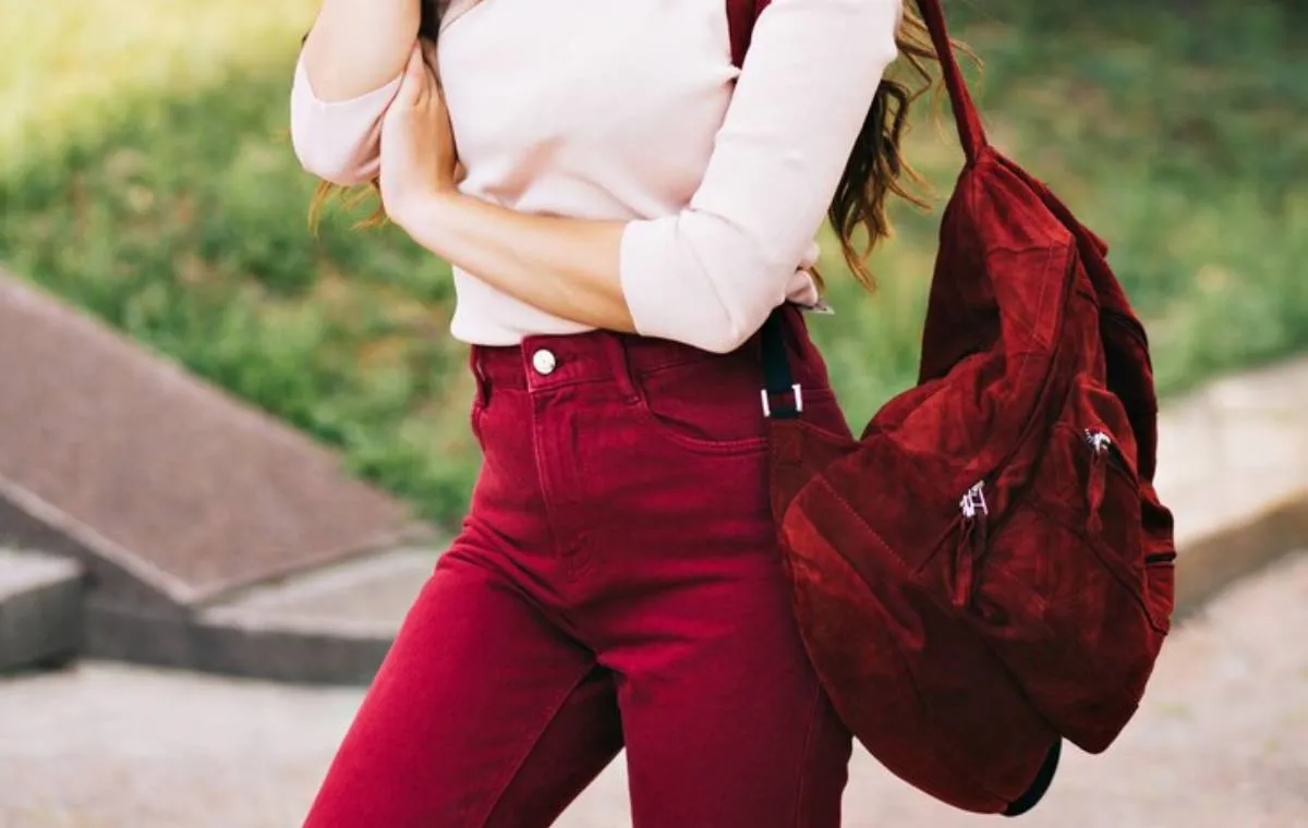 ست زرشکی کوله و استایل زنانه