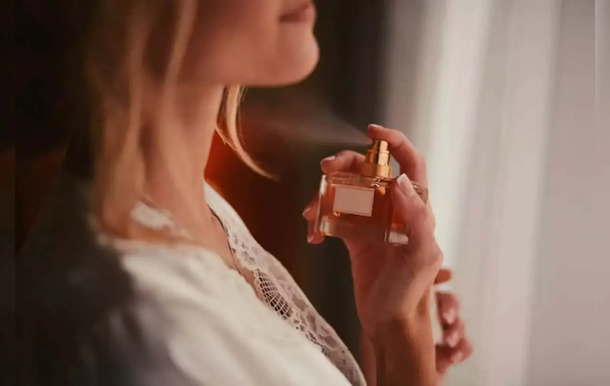 چه عاملی باعث ماندگاری عطر می‌شود؟ - بهترین عطر زنانه با ماندگاری بالا