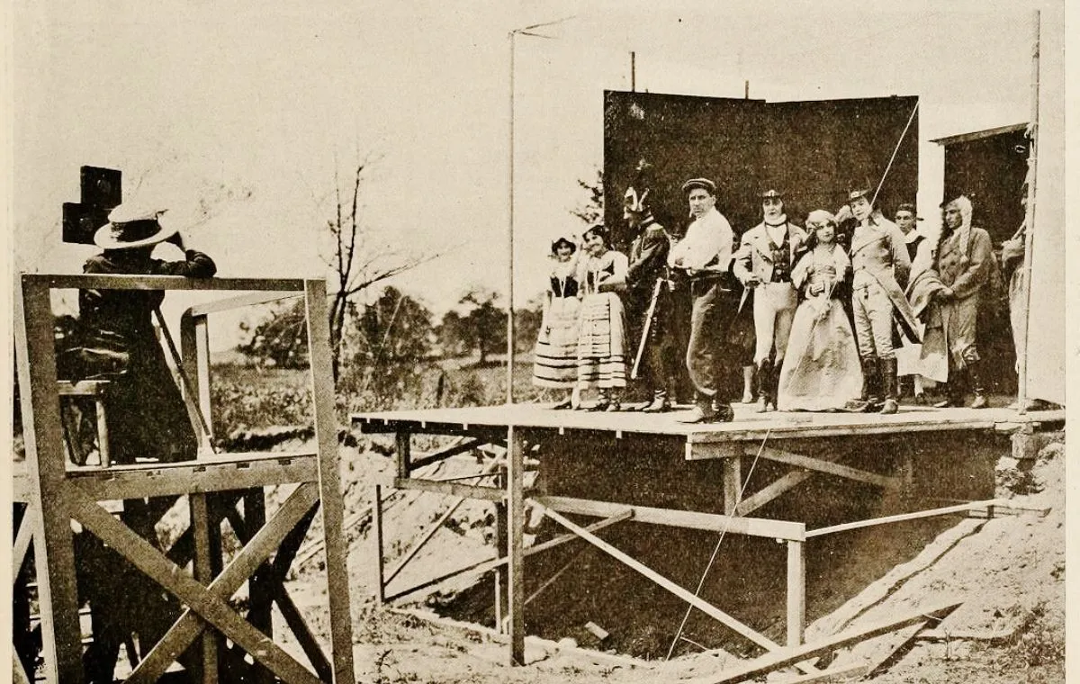 بلاشی در حال کارگردانی