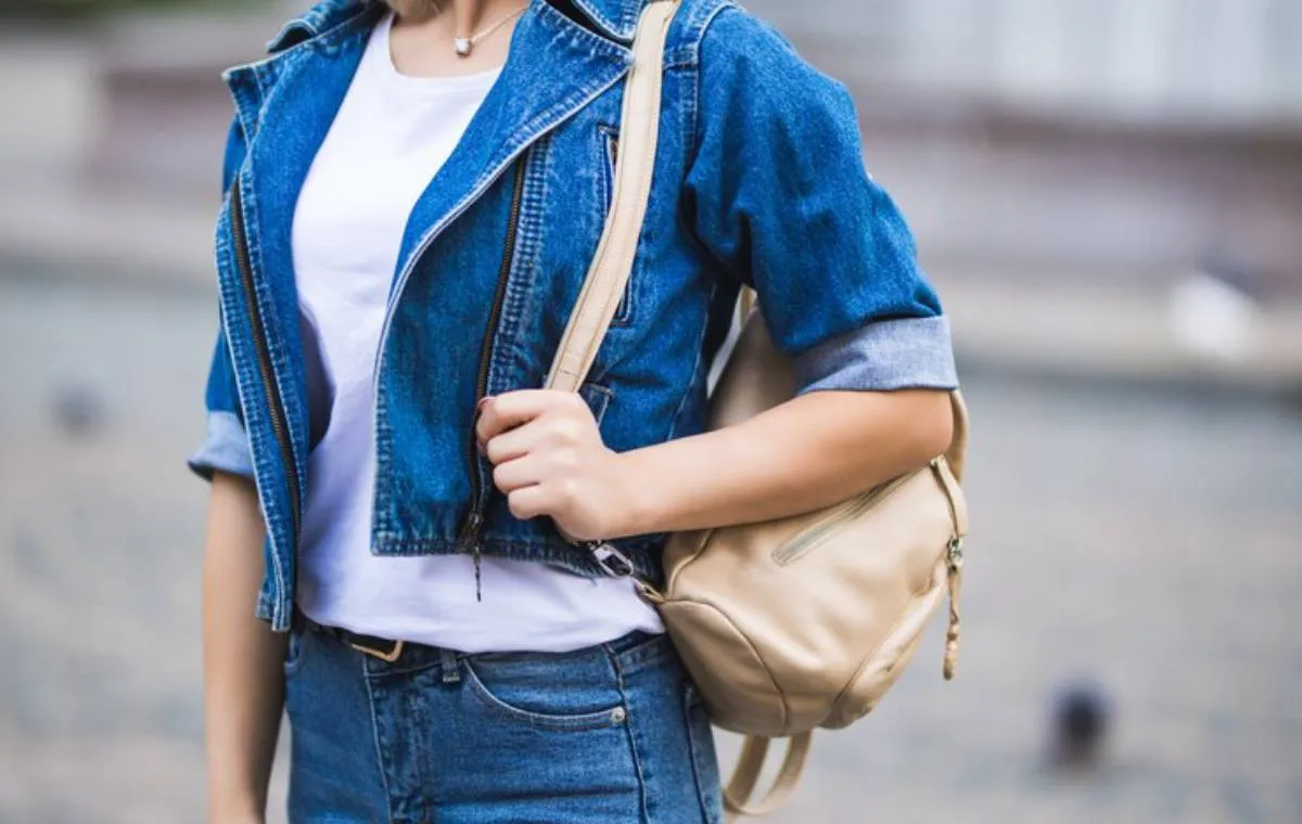 کت لی و کوله‌پشتی