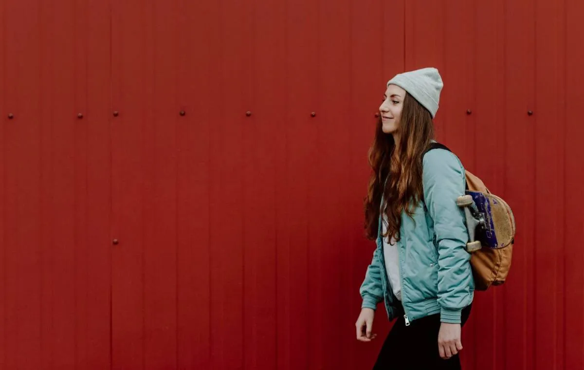 استایل اسکیت‌سواران با کوله پشتی