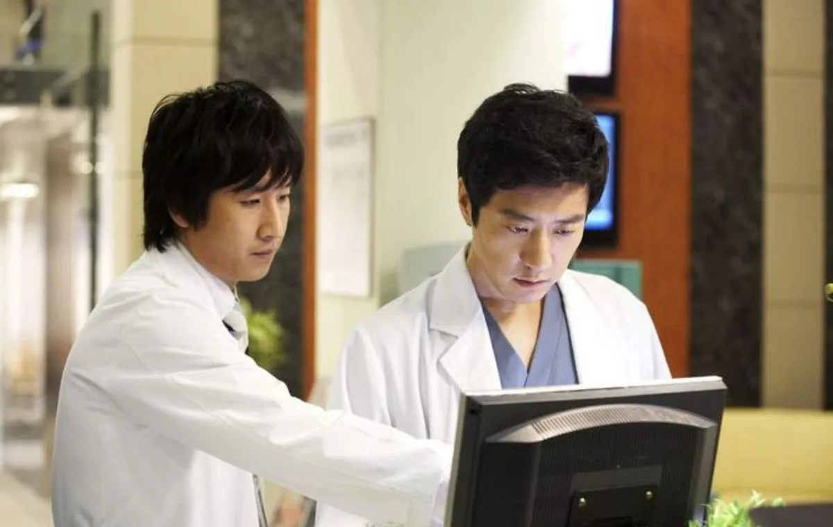 بهترین سریالهای لی سون کیون: سریال «پشت برج سفید»