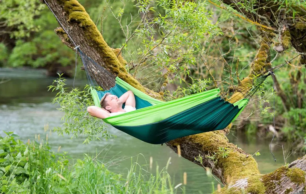 اندازه ننو؛ مهم‌ترین نکته در راهنمای خرید تخت آویز سفری