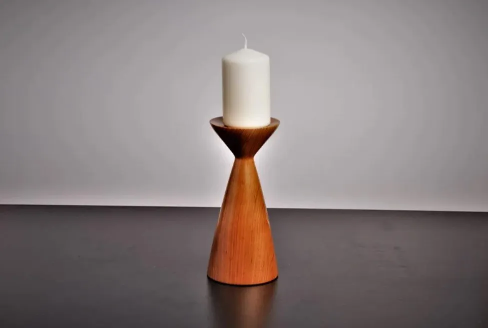 شمعدان های چوبی و دکور در خانه