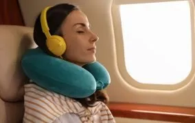 همه چیز درباره‌ی استفاده از بالش دور گردنی مخصوص سفر