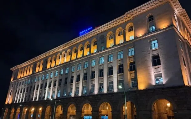 گلکسی A25 در مقابل موتو G84