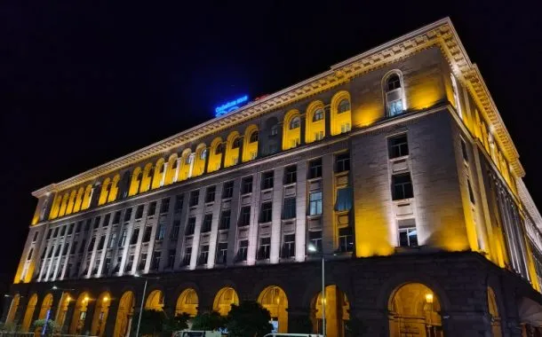 گلکسی A25 در مقابل موتو G84