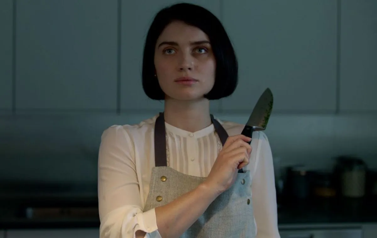 پشت چشم‌هایش (Behind Her Eyes)؛ بهترین مینی سریال‌های اقتباسی