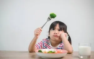 آیا بدغذا بودن ارثی است؛ فهرستی از غذاهای پیشنهادی برای کودکان بدغذا