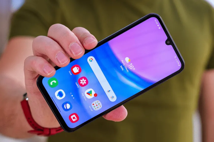 مقایسه A15 با A16 سامسونگ؛ طراحی و کیفیت ساخت - 1