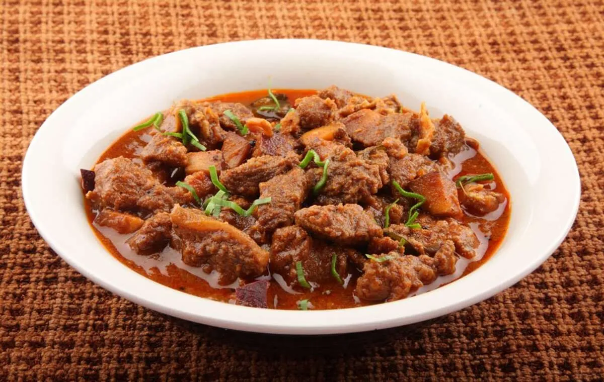 طرز تهیه خورشت کاری با گوشت