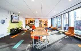 طراحی دفتر کار مدرن: 7 عامل کلیدی برای محیطی موثر