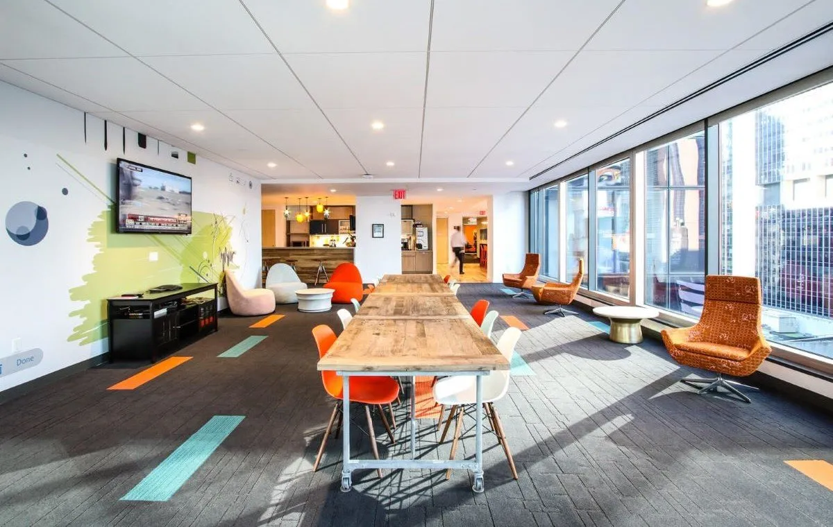 طراحی دفتر کار مدرن: 7 عامل کلیدی برای محیطی موثر