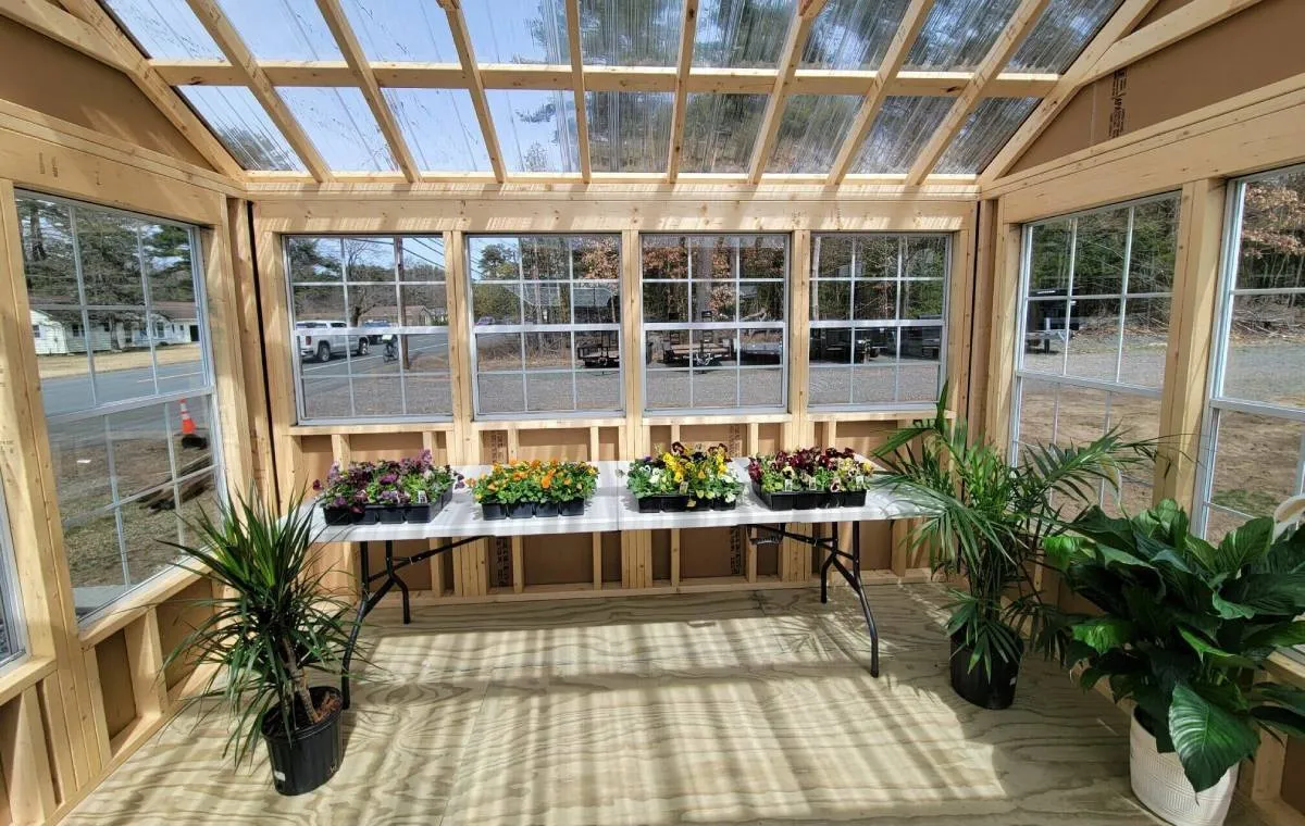 ساخت گلخانه داخلی 