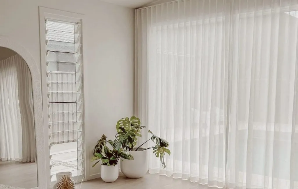 شستن پرده توری سفید