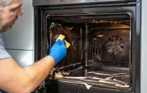 کامل‌ترین روش تمیز کردن فر برقی