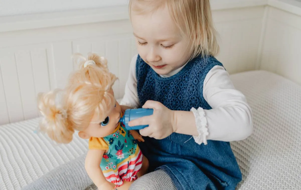 تأثیر بازی با عروسک روی کودکان 