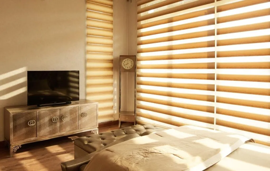 شستن پرده زبرا با بخارشوی