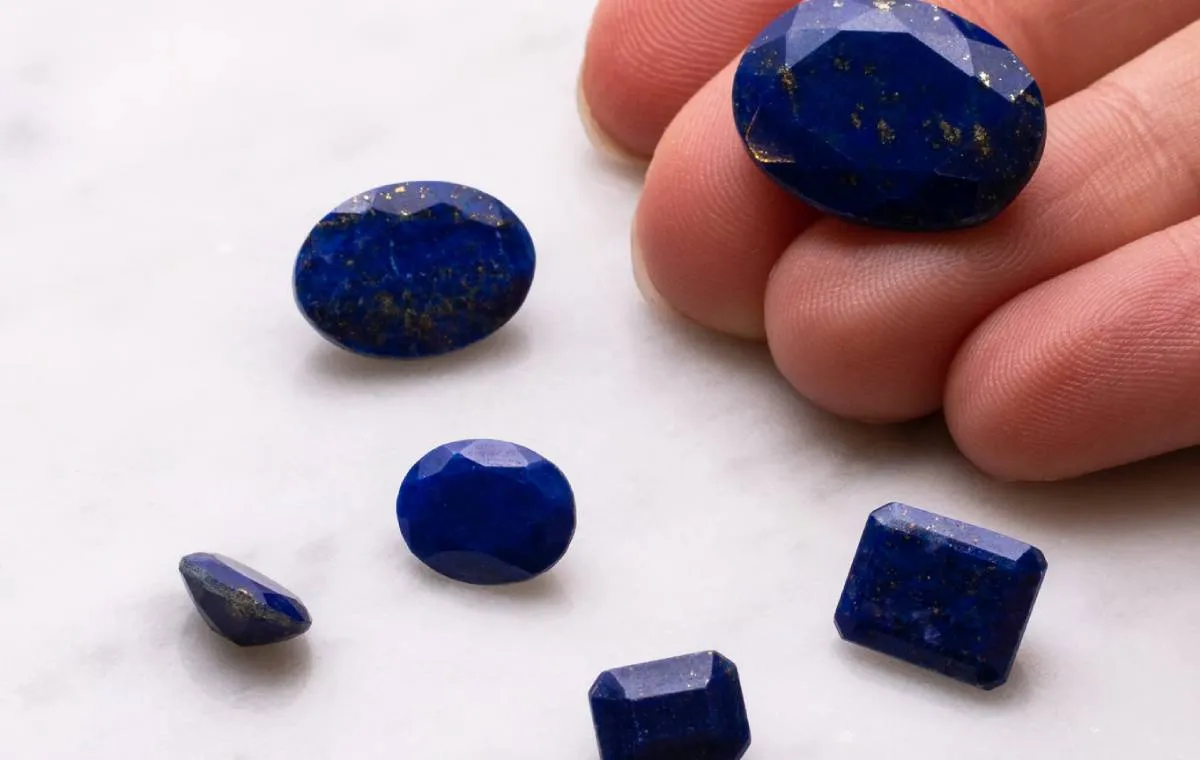 خواص سنگ لاجورد 