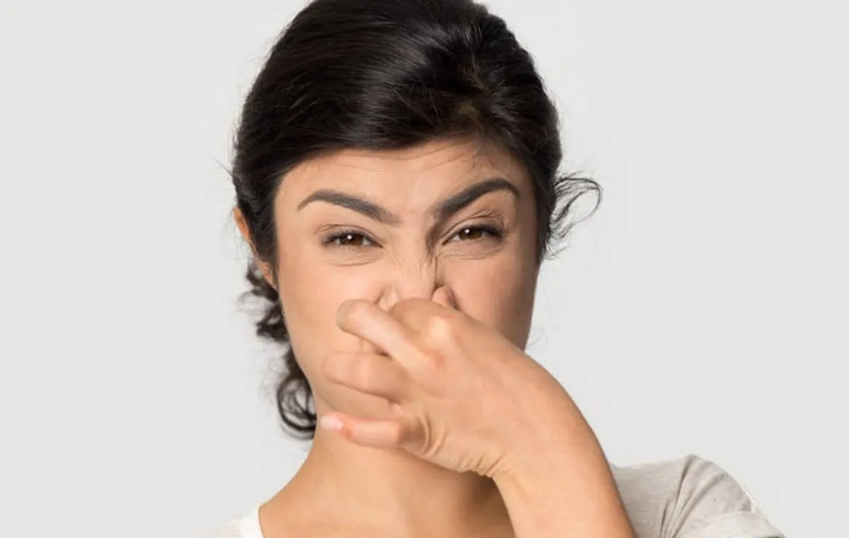 ورزش کردن باعث افزایش تعریق می‌شود و طبیعی است که بوی بدن بعد از ورزش شدیدتر شود.