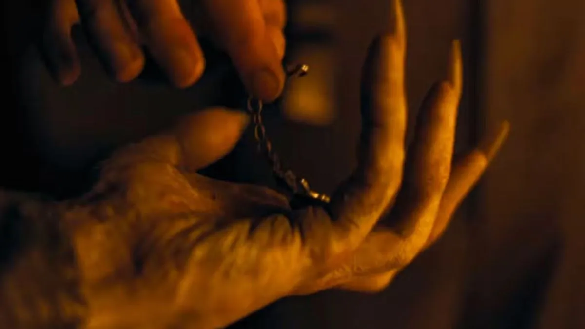 گردنبند توماس هاتر