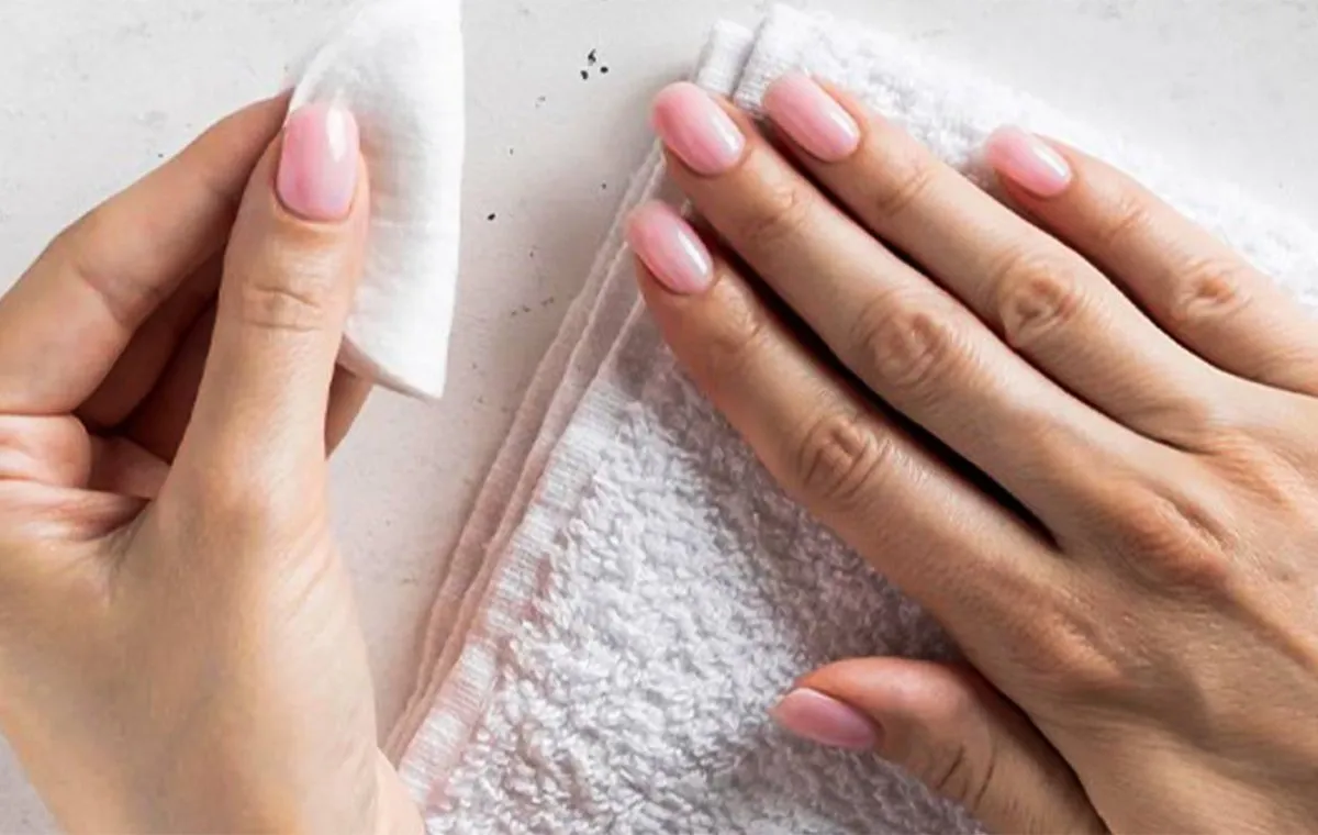 کلینزر ناخن چیست