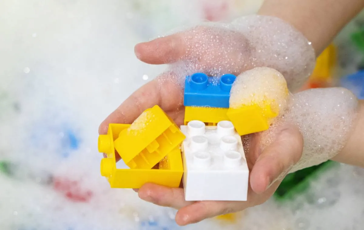 تمیز کردن اسباببازیهای کودک