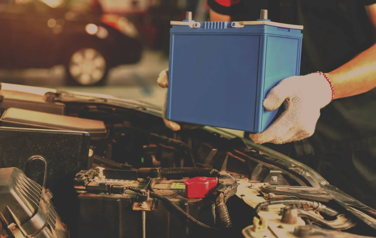 تعویض باتری خودرو 