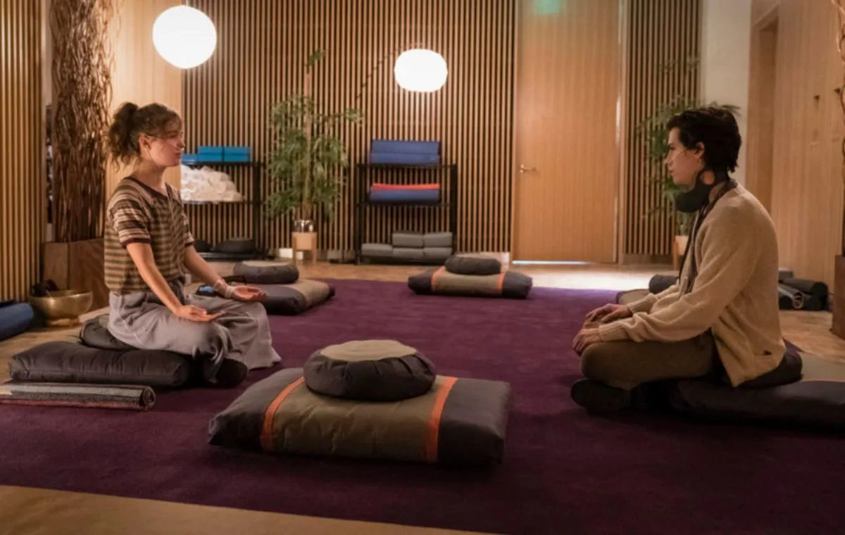 بهترین فیلم‌های درام عاشقانه؛ پنج قدم فاصله (Five Feet Apart)