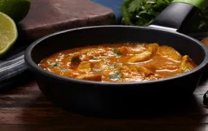 طرز تهیه‌ی خورش کنگر با مرغ