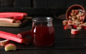 طرز تهیه ترشی ریواس خانگی به روش سنتی