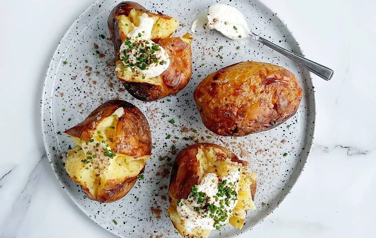 سیب زمینی تنوری پنیری - شام فوری با سیب زمینی